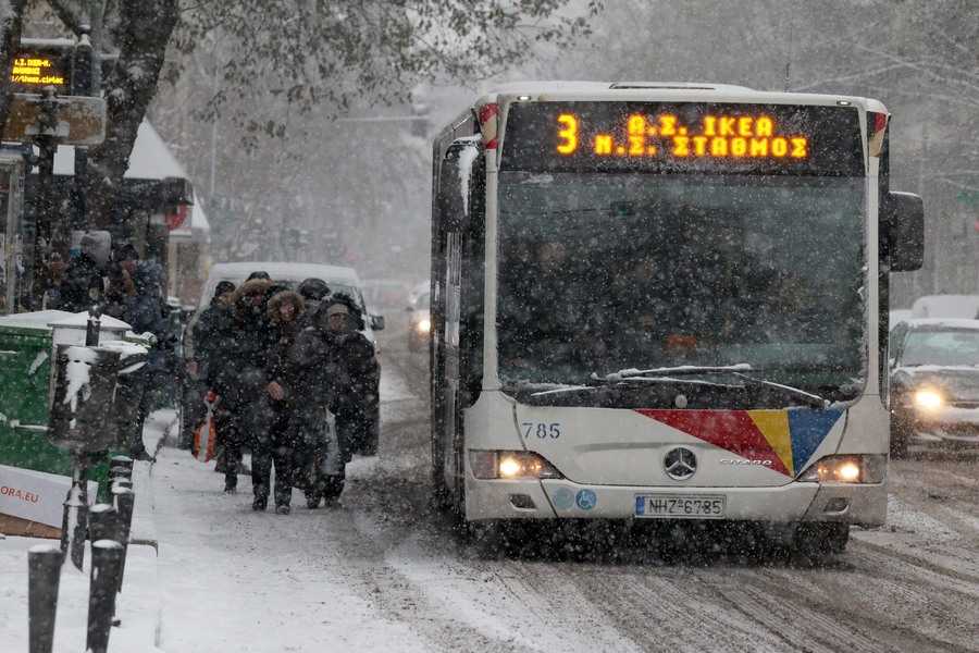 Προβλήματα με τα χιόνια στη Θεσσαλονίκη- Ποια δρομολόγια λεωφορείων δεν πραγματοποιούνται